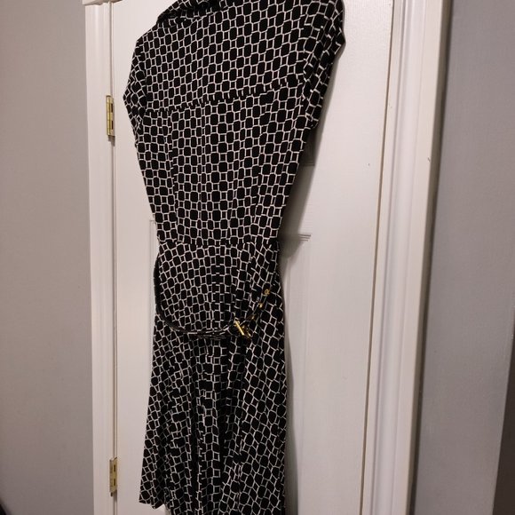 Laura Petite size 4 checkered design dress with attached belt. - Picture 3 of 8